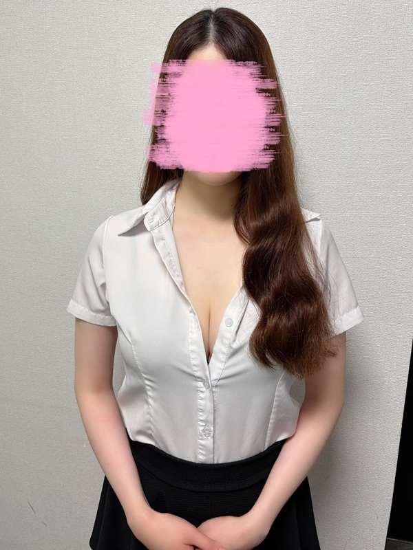 愛川　えな