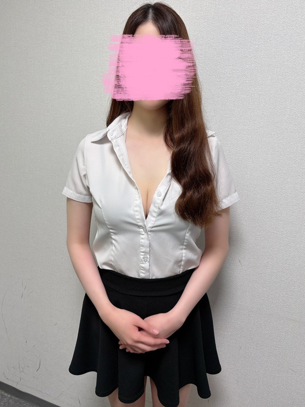 愛川　えな